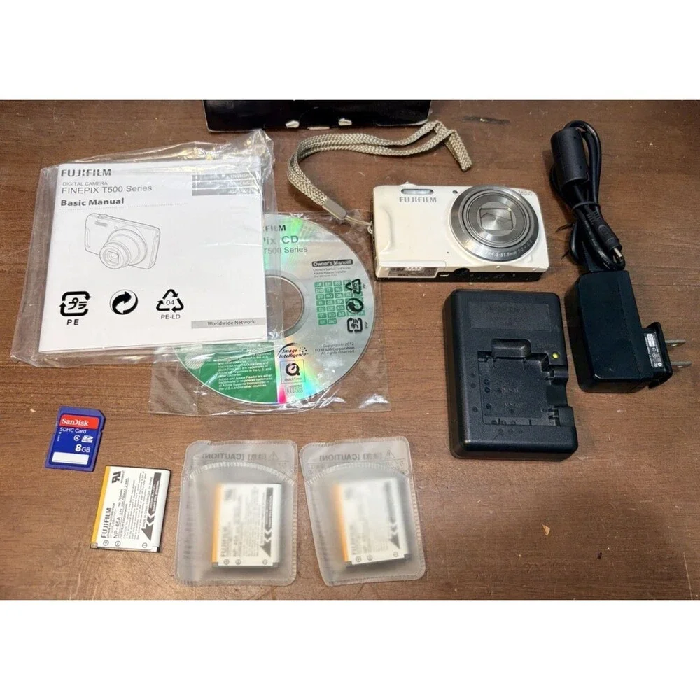 Fujifilm finepix T550 White Digital Camera 16MP - 8 GB SD Card  & 3 Batteries